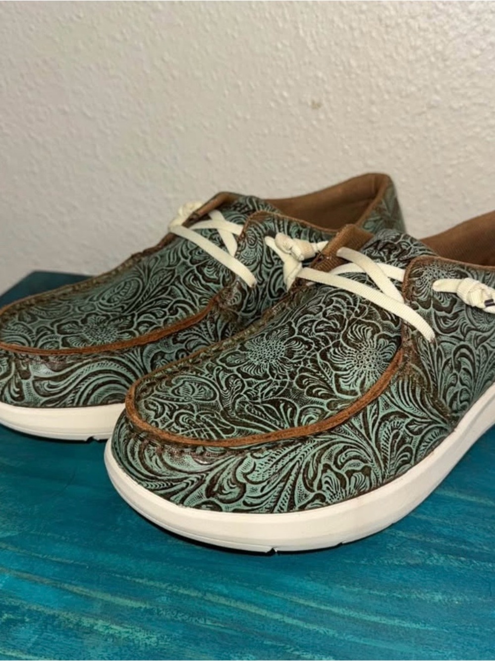 Ariat Women’s Floral Embossed Casual Shoes - Teal/Brown